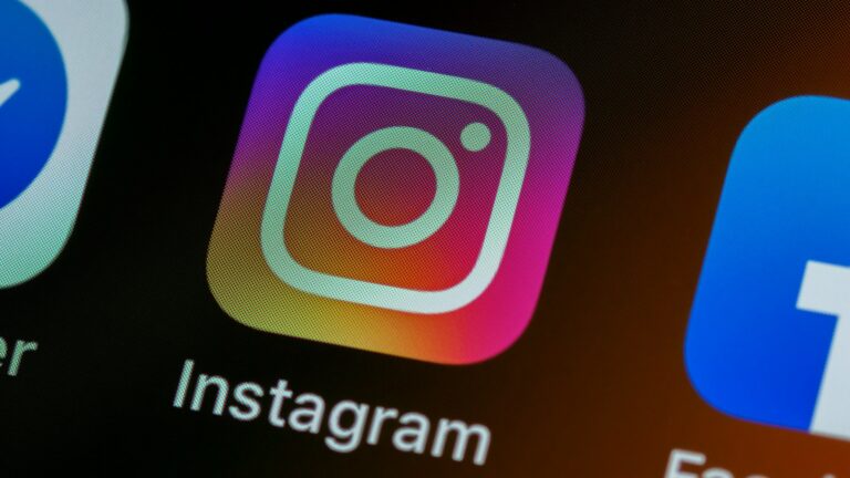Caso: perfil falso de Instagram contra una abogada de Sevilla