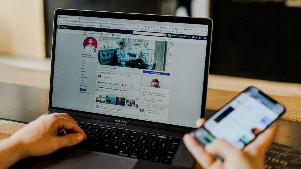 Certificación de redes sociales en Sevilla sobre una publicación en pantalla
